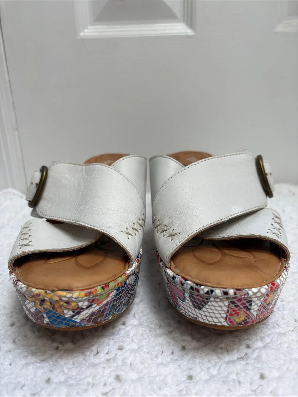 Born Curstyn White Leather Floral Mosaic Boho Wedge Heel Sandals Women’s Size 8M